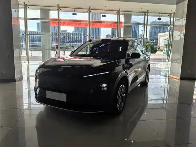 NIO ES8 2023 model 75kWh