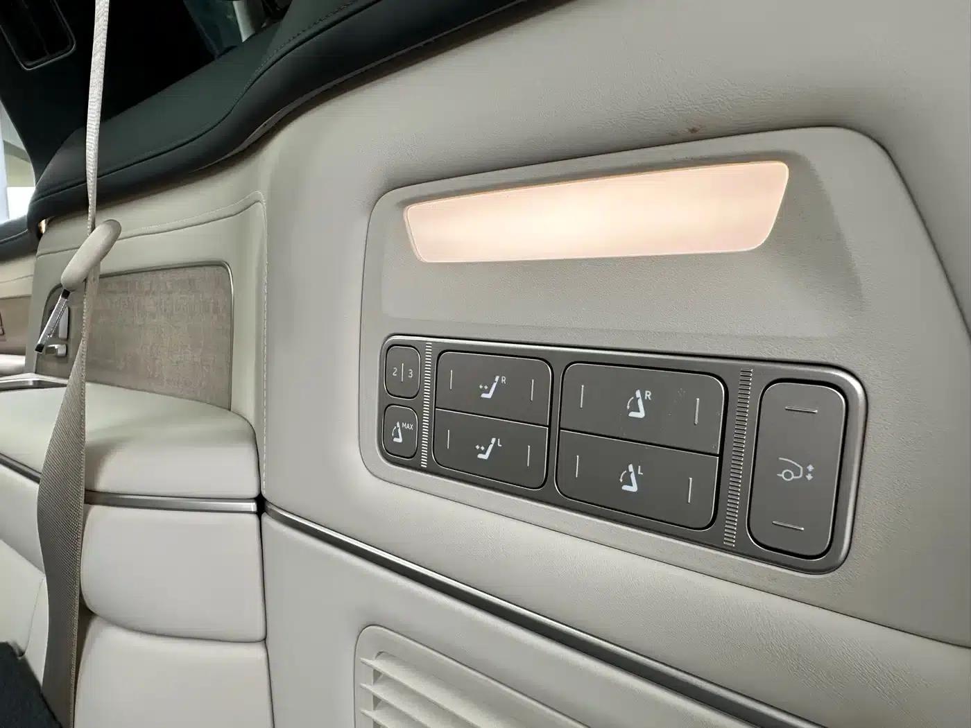 NIO ES8 2026 Model Six-Seat Executive Signature Edition — миниатюра 14