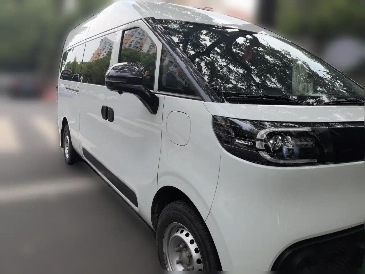 SAIC MAXUS Dana V1 2025 V1+ Long-Wheelbase High-Roof Multi-Function Version (62 kWh) — миниатюра 3