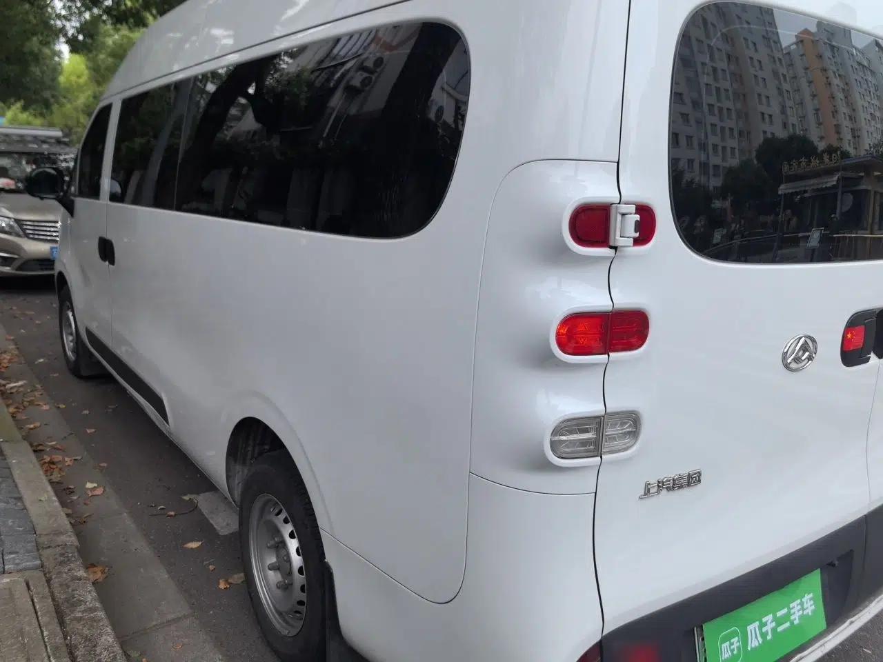 SAIC MAXUS Dana V1 2025 V1+ Long-Wheelbase High-Roof Multi-Function Version (62 kWh) — миниатюра 4