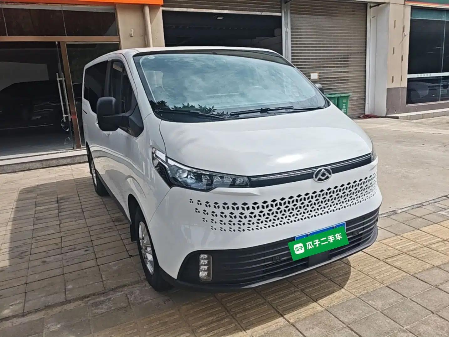 SAIC MAXUS Xintu V70 2023 2.0T Elite Edition Manual Transmission Short Wheelbase Low Roof 5/6 Seats (125 hp) — миниатюра 3