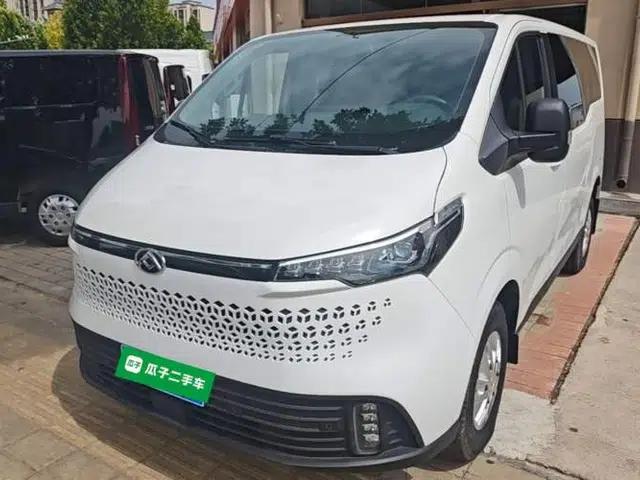 SAIC MAXUS Xintu V70 2023 2.0T Elite Edition Manual Transmission Short Wheelbase Low Roof 5/6 Seats (125 hp)