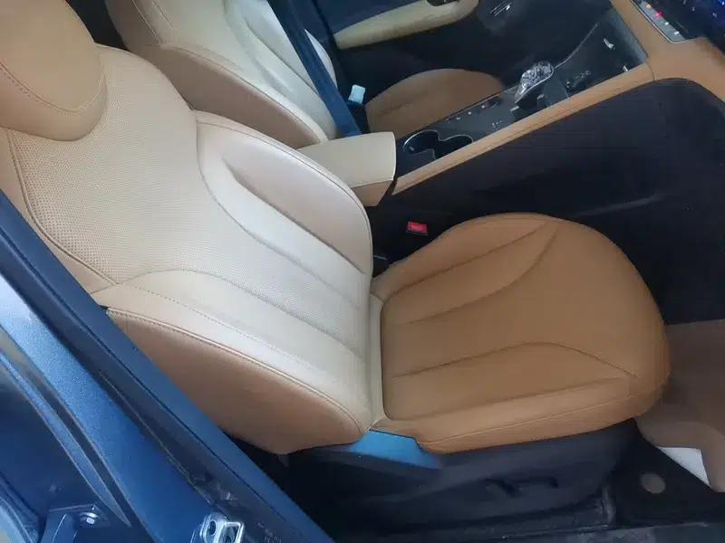 Roewe RX5 2023 Luxury Sliding Screen Edition — миниатюра 11