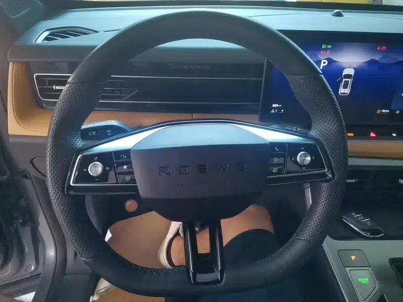 Roewe RX5 2023 Luxury Sliding Screen Edition — миниатюра 8