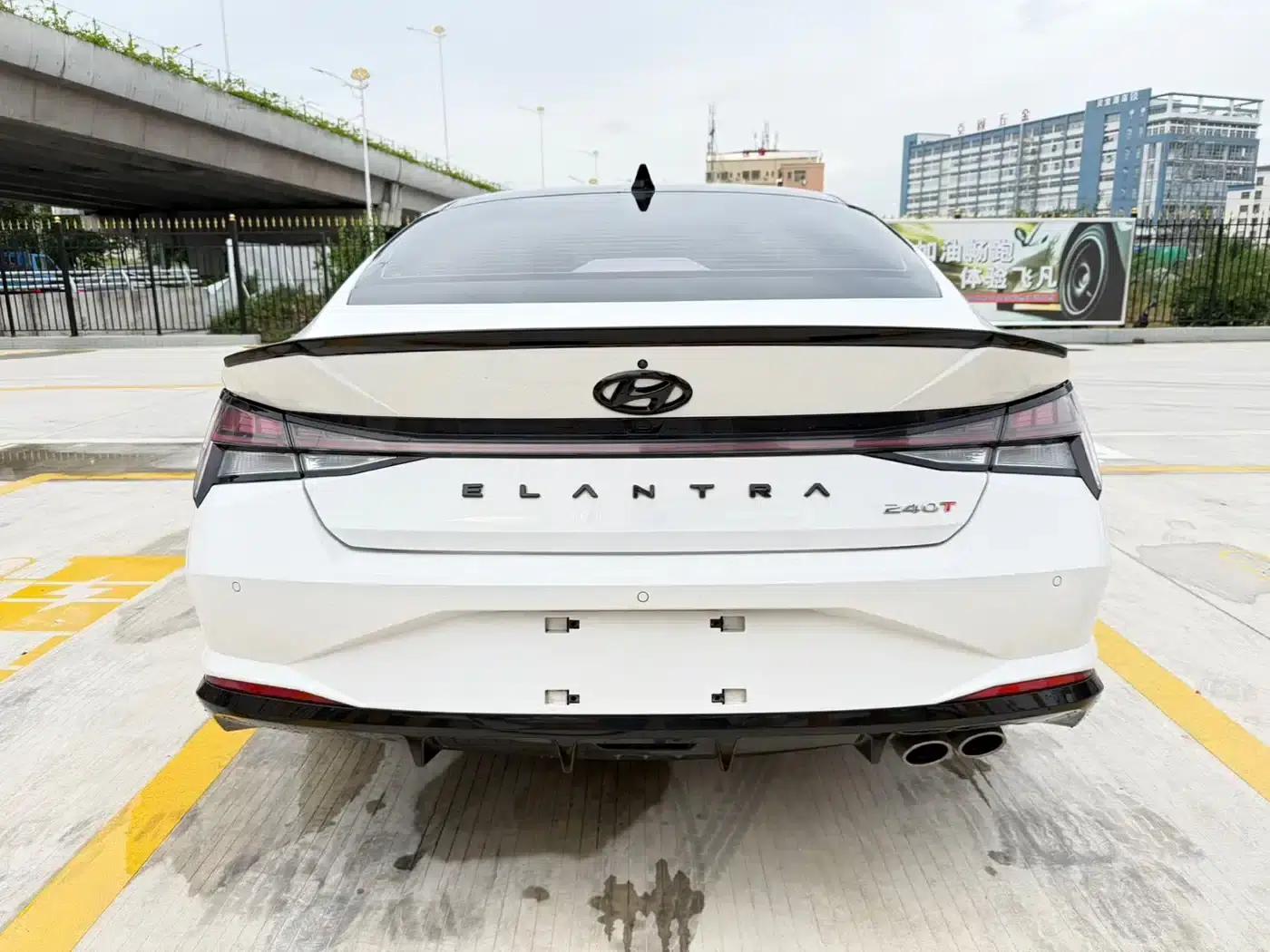 Hyundai Elantra 2022 240TGDi DCT LUX Premium Edition — миниатюра 5