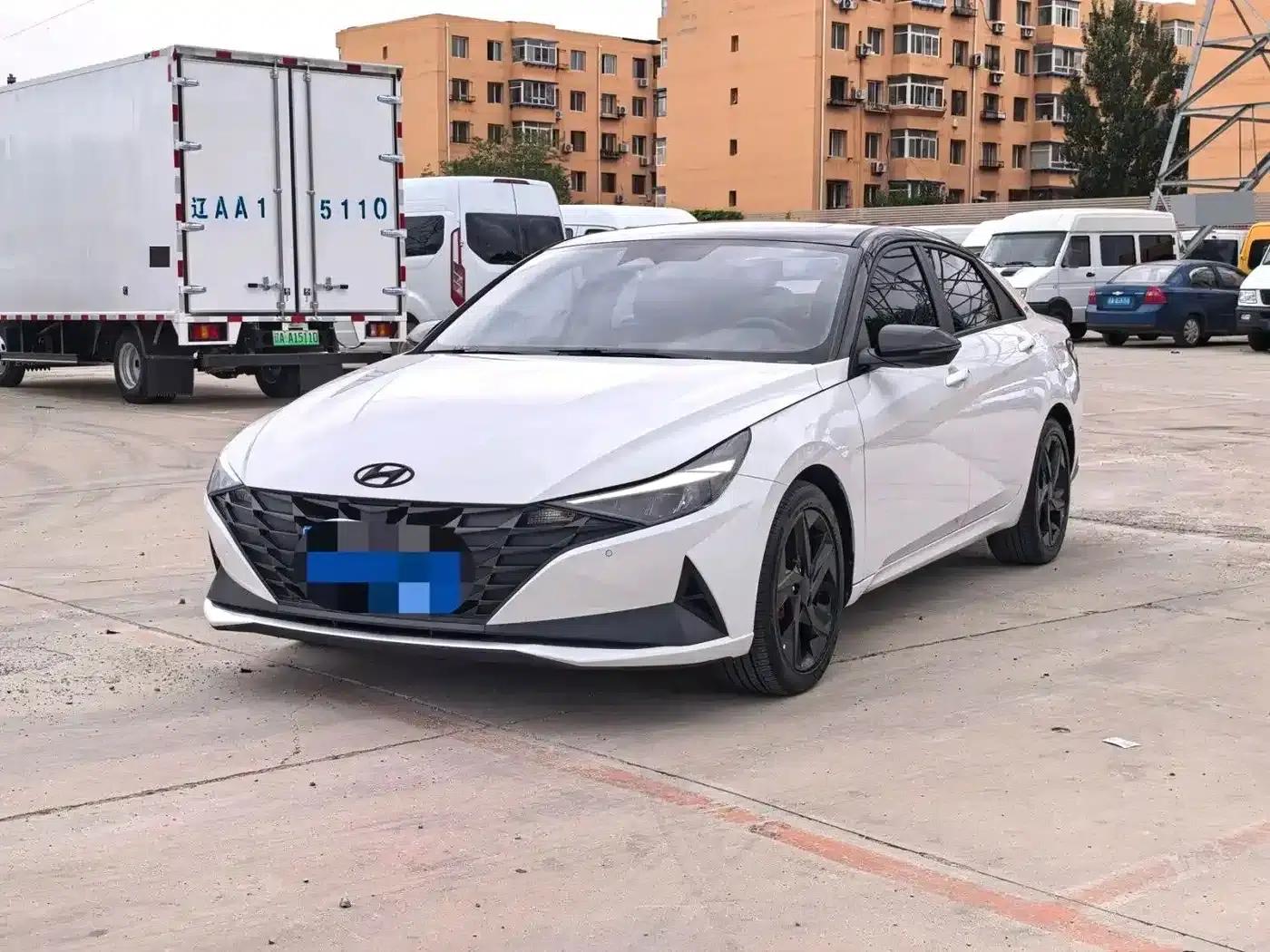 Hyundai Elantra 2022 1.5L CVT 20th Anniversary Edition — миниатюра 1