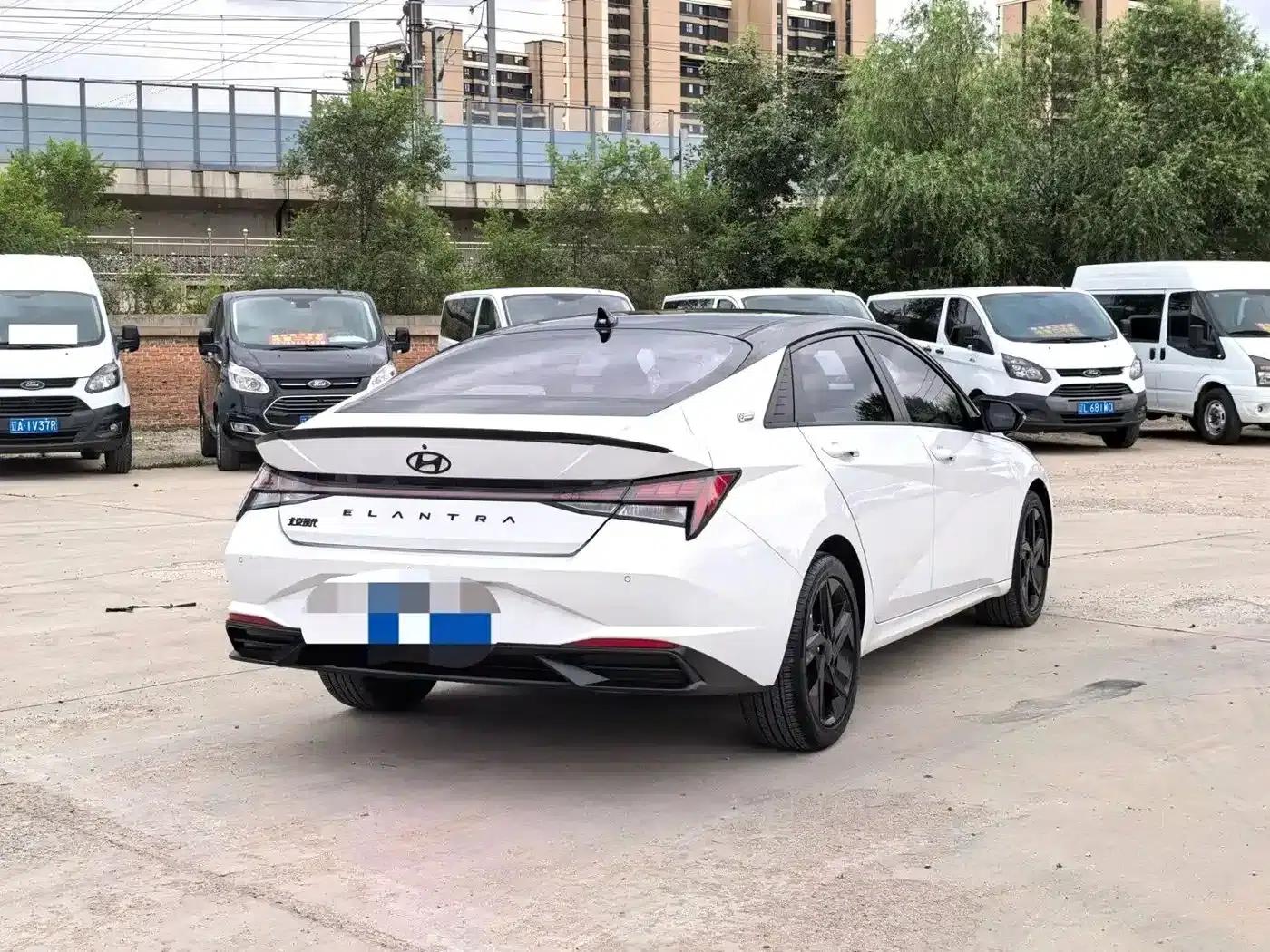 Hyundai Elantra 2022 1.5L CVT 20th Anniversary Edition — миниатюра 7
