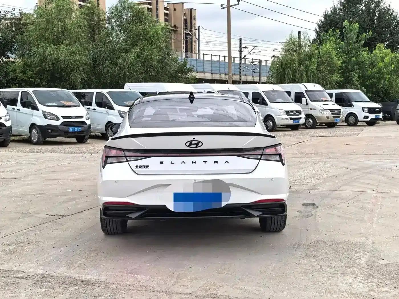 Hyundai Elantra 2022 1.5L CVT 20th Anniversary Edition — миниатюра 8