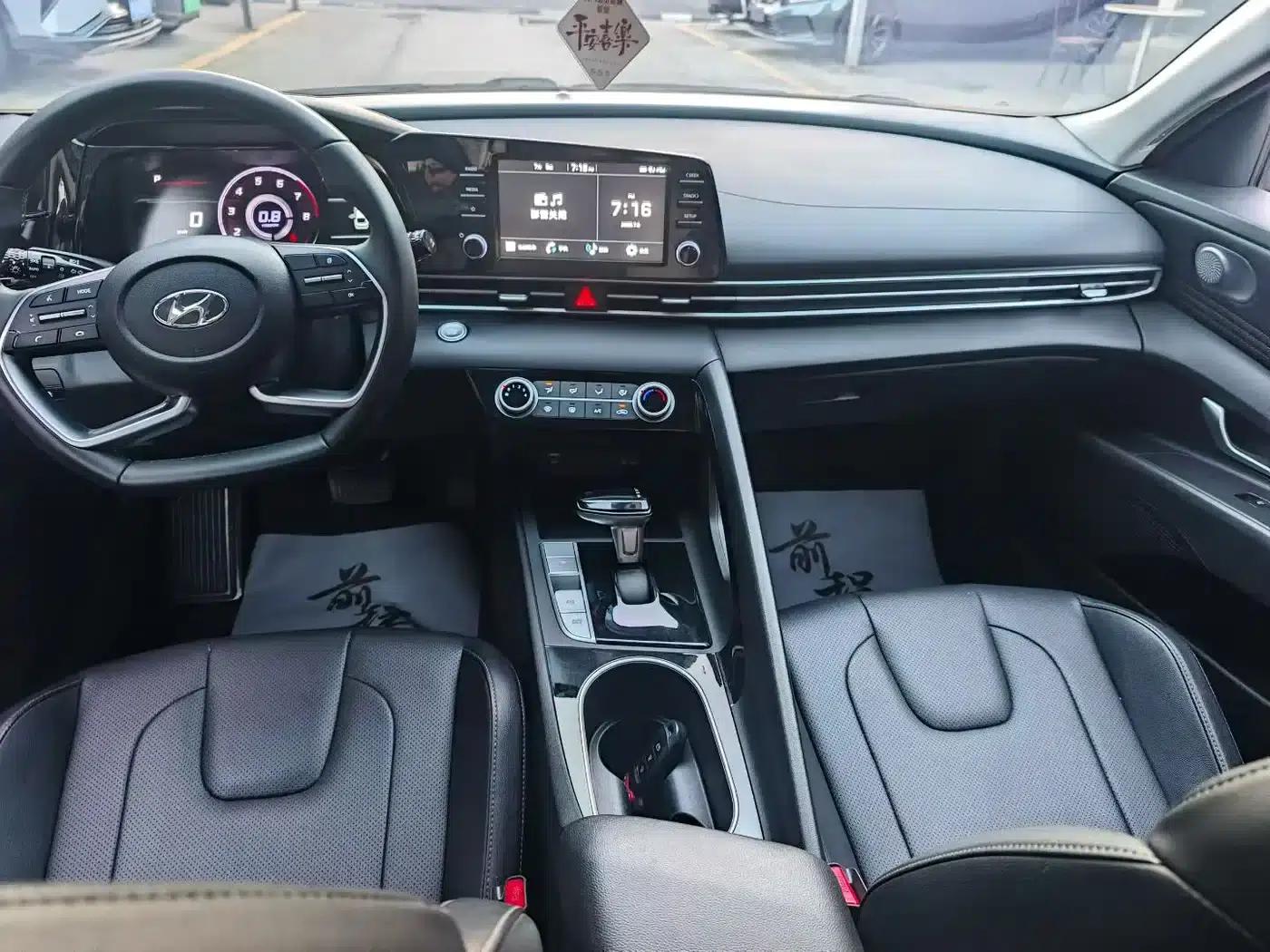Hyundai Elantra 2023 1.5L CVT GLX Elite Edition — миниатюра 6