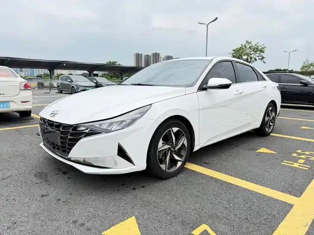 Hyundai Elantra 2022 1.5L CVT LUX Premium Edition
