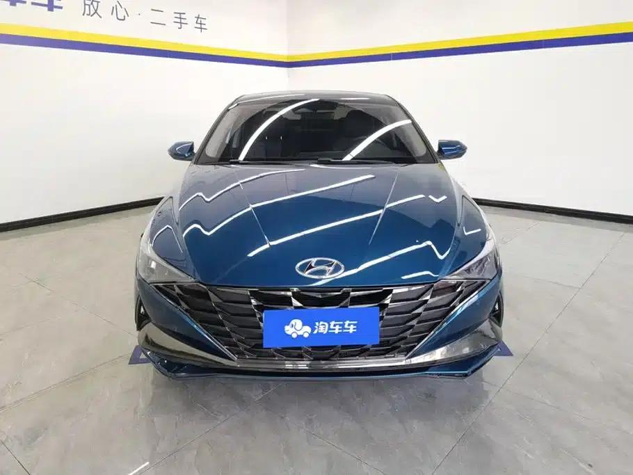 Hyundai Elantra 2021 1.5L CVT LUX Premium Edition — миниатюра 2