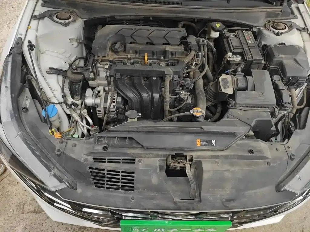 Hyundai Elantra 2022 1.5L CVT LUX Premium Edition — миниатюра 11