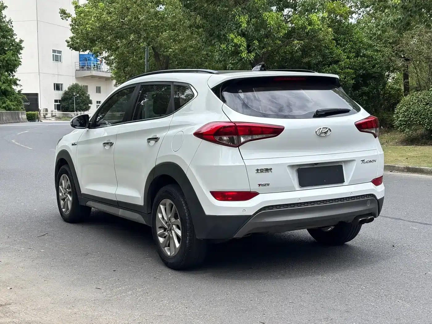 Tucson 2018 1.6T Dual-Clutch Two-Wheel Drive 15th Anniversary Special Edition — миниатюра 8