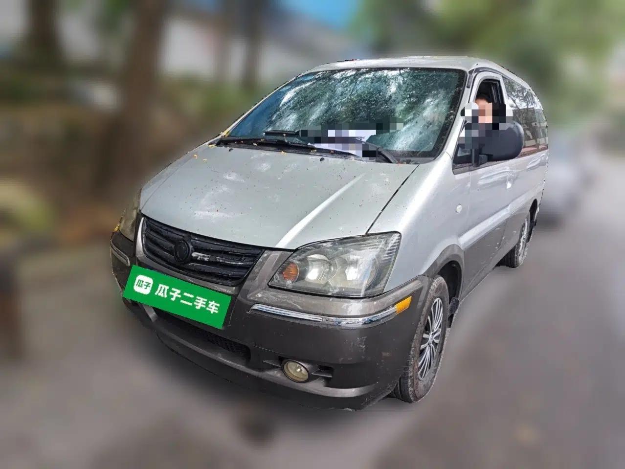 FORTHING Lingzhi 2013 M3 1.6L 7-Seater Comfort Model — миниатюра 1