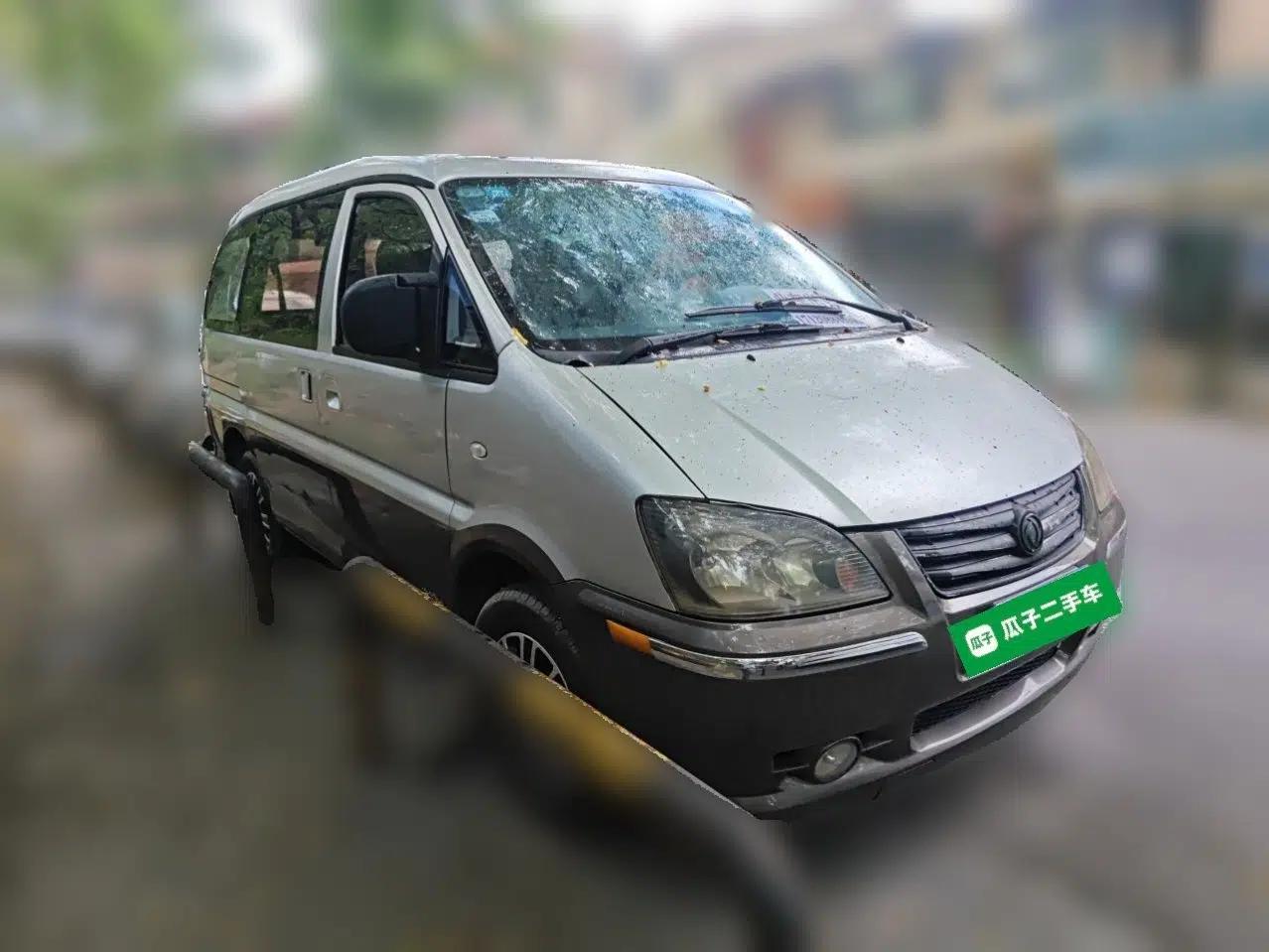 FORTHING Lingzhi 2013 M3 1.6L 7-Seater Comfort Model — миниатюра 3