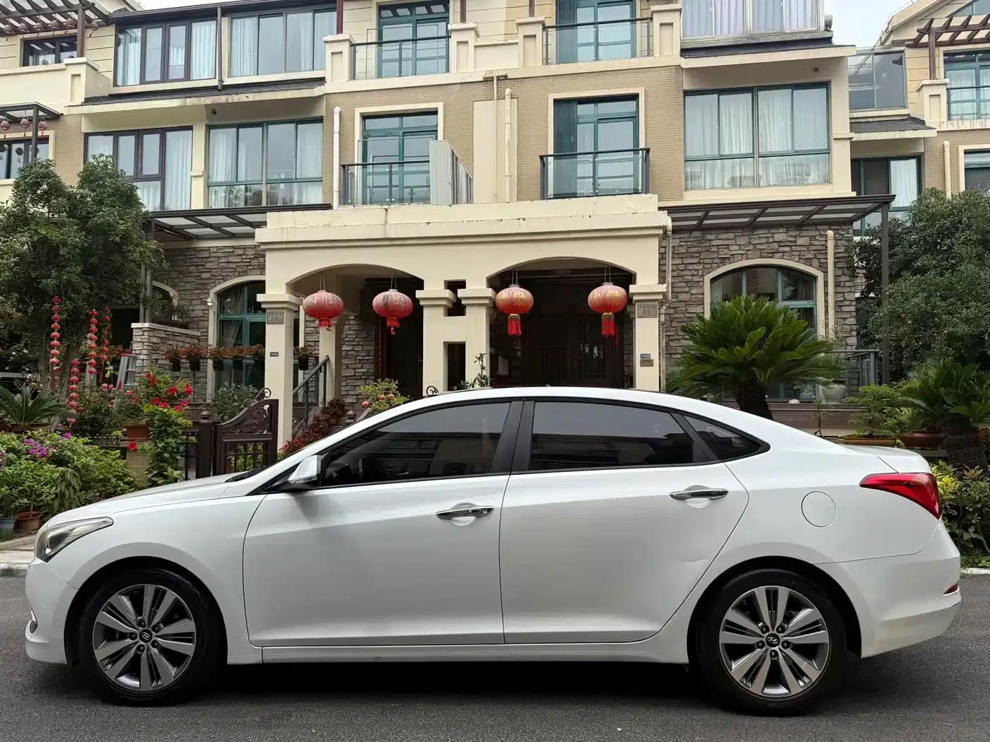 2014 Mistra 1.8L Automatic Premium DLX — миниатюра 4