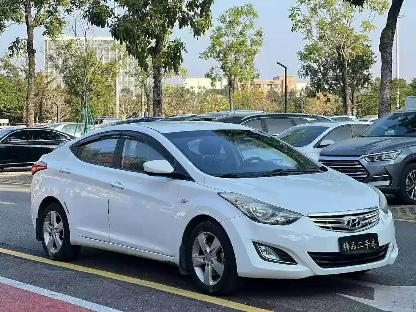 Hyundai Elantra 2012 1.6L Automatic Fashion Edition — миниатюра 7