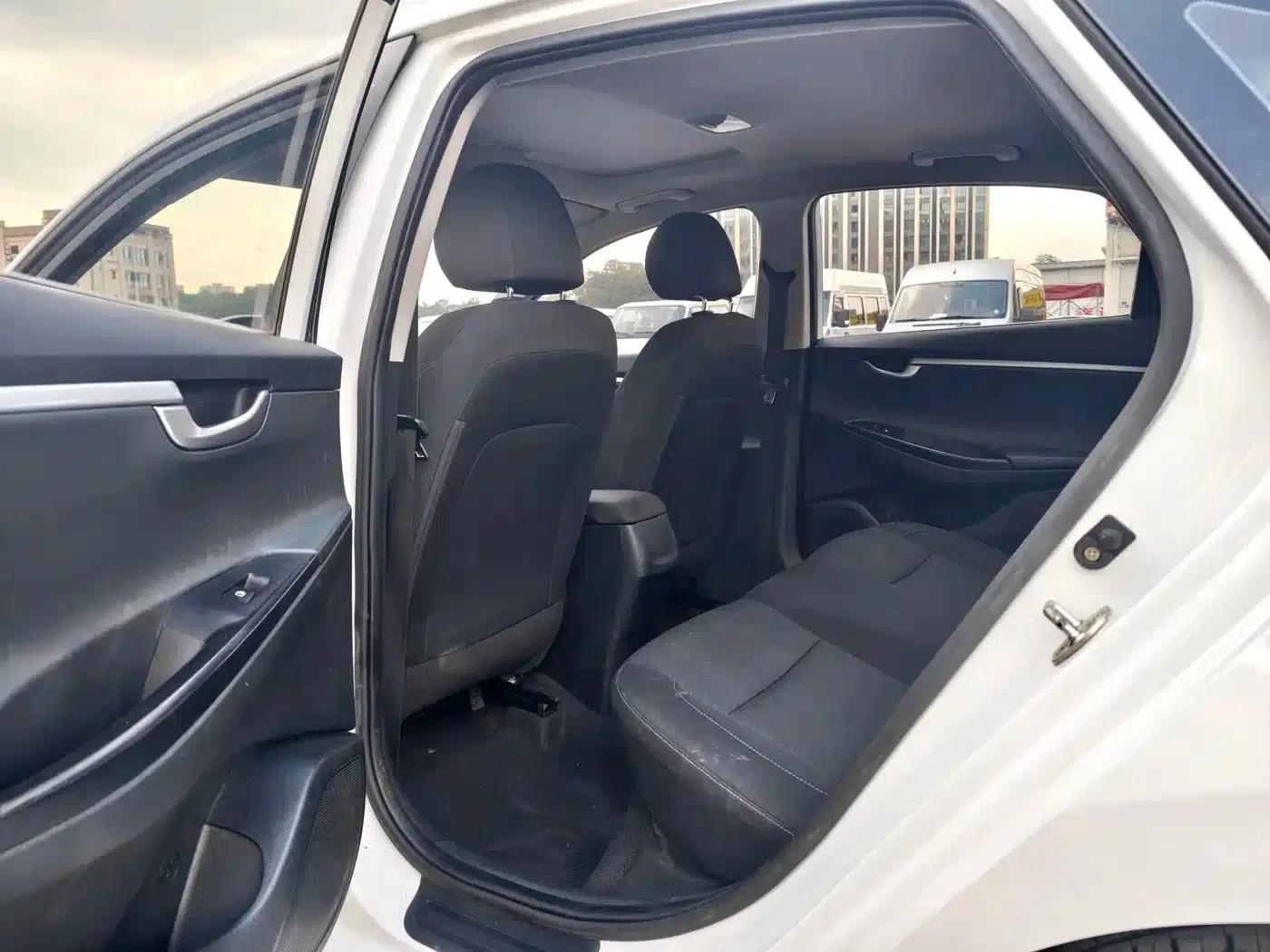 Hyundai Elantra 2017 1.6L Automatic Value Edition GLS — миниатюра 14