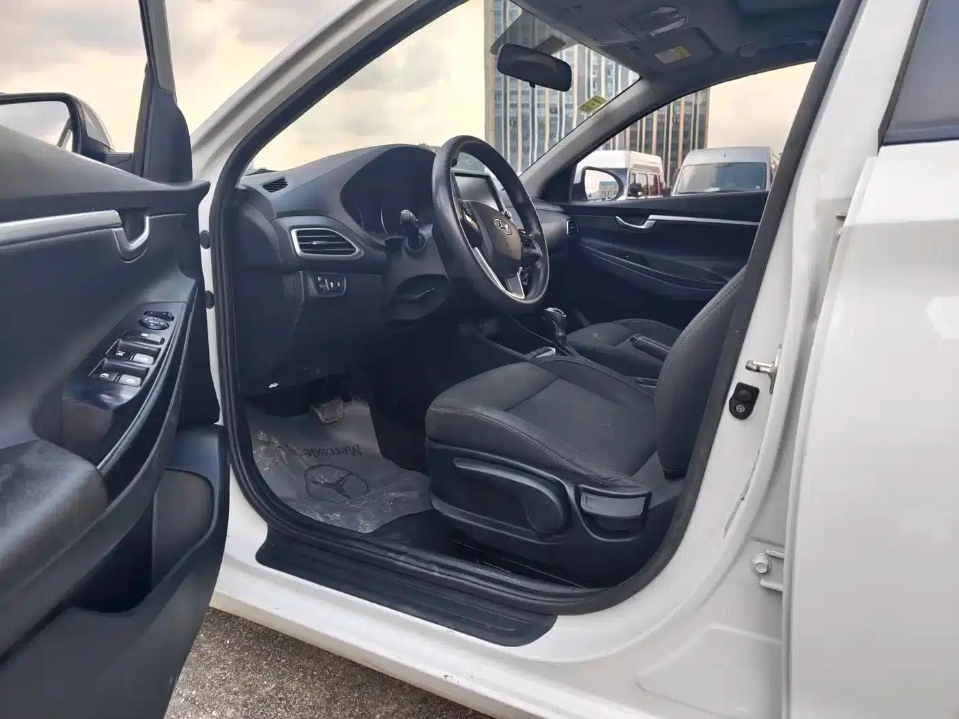 Hyundai Elantra 2017 1.6L Automatic Value Edition GLS — миниатюра 15