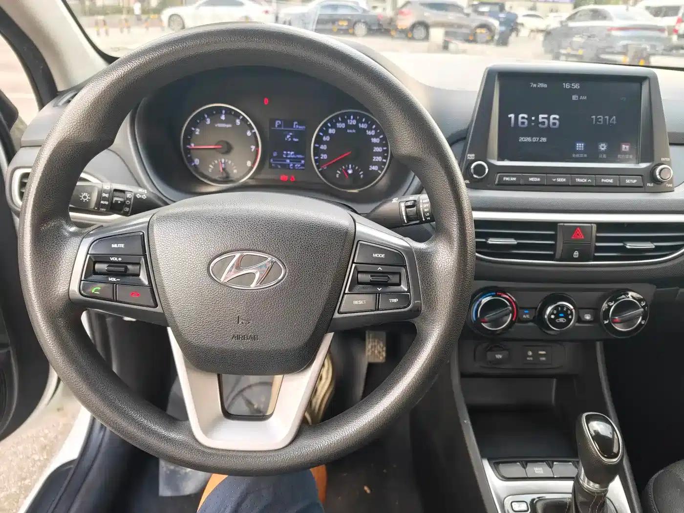 Hyundai Elantra 2017 1.6L Automatic Value Edition GLS — миниатюра 16