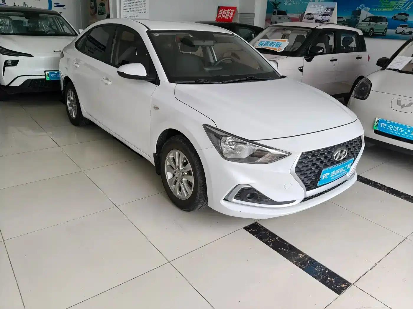 Hyundai Elantra 2018 1.6L Automatic GL (National V Emission Standard) — миниатюра 3