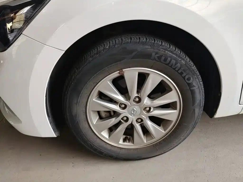 Hyundai Elantra 2020 1.6L Automatic GL Edition — миниатюра 23
