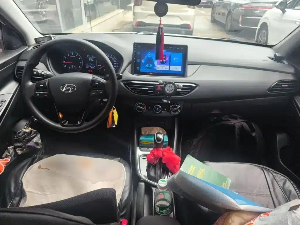 Hyundai Elantra 2020 1.6L Automatic GL Edition — миниатюра 6