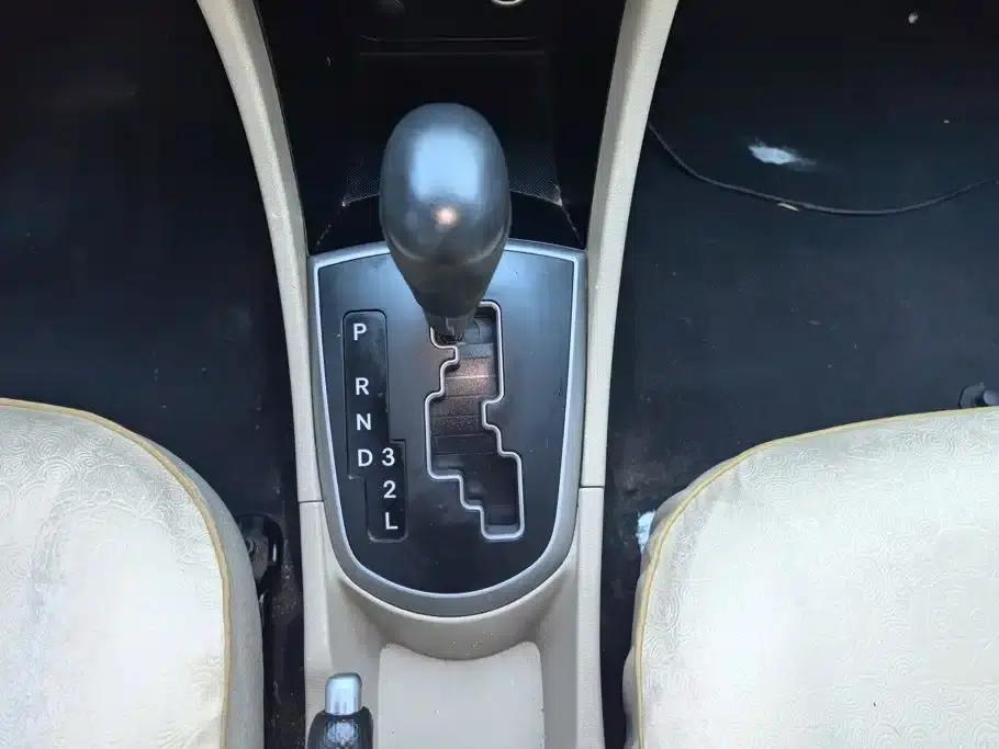 2016 Hyundai Reina 1.4L Automatic Intelligent GLS — миниатюра 16