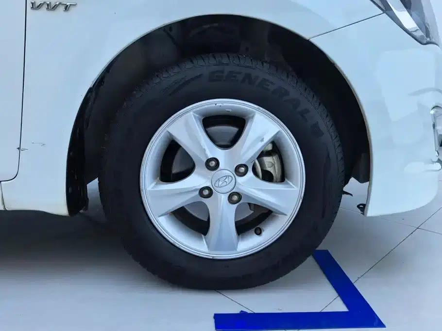 2016 Hyundai Reina 1.4L Automatic Intelligent GLS — миниатюра 6