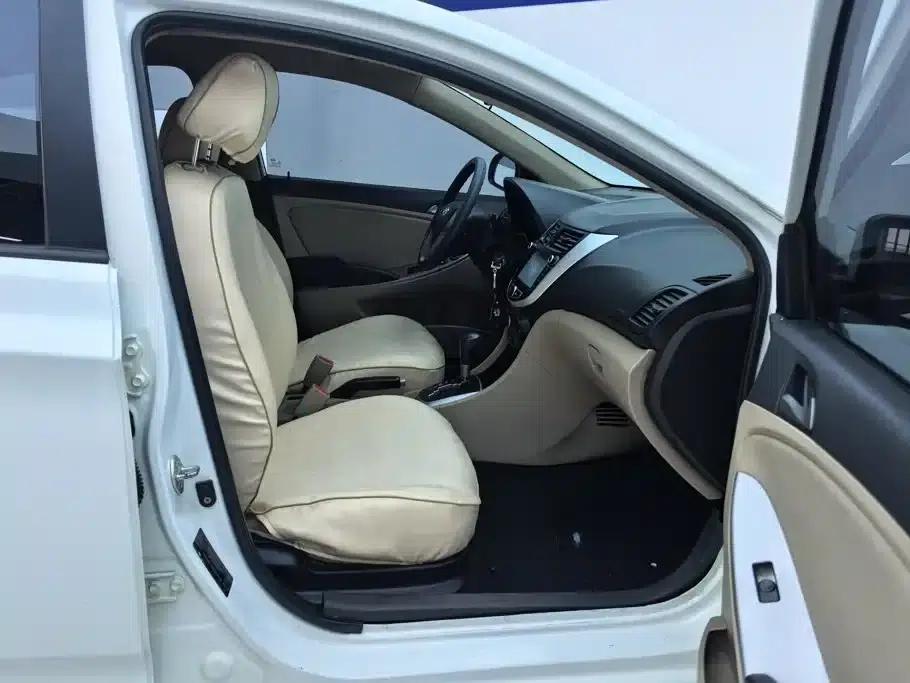 2016 Hyundai Reina 1.4L Automatic Intelligent GLS — миниатюра 8