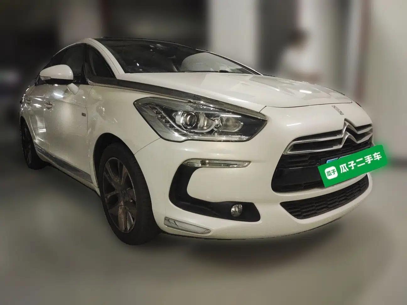 DS 5 2013 1.6T Luxury Edition THP160 — миниатюра 3