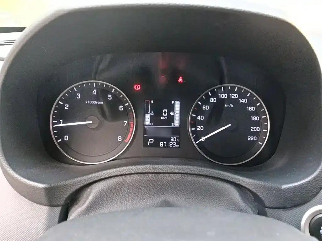 Beijing Hyundai ix25 2015 1.6L Automatic 2WD Smart GLS — миниатюра 4