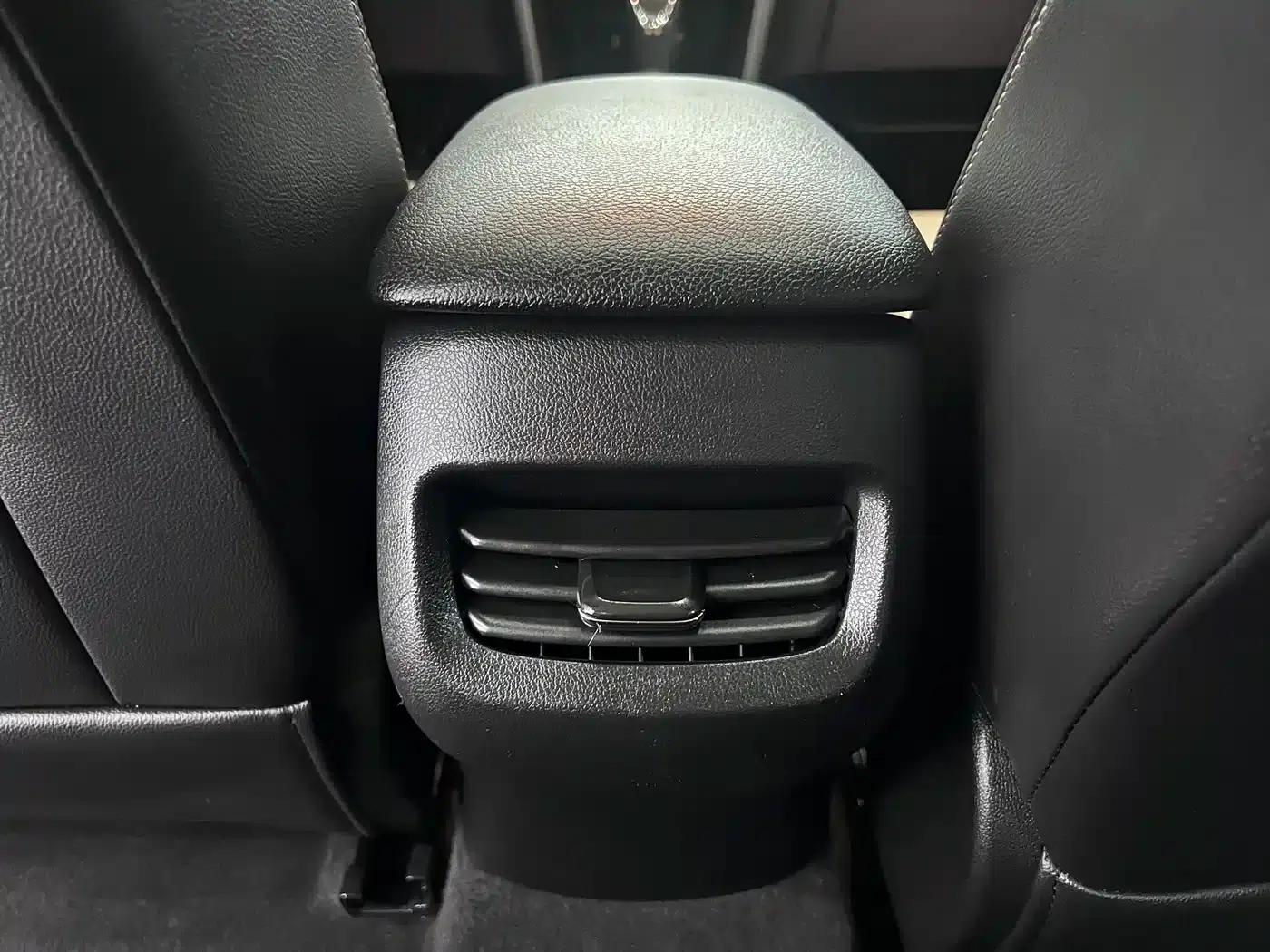 Chevrolet Cruze 2022 320 Automatic Enjoy Sunroof Edition — миниатюра 14