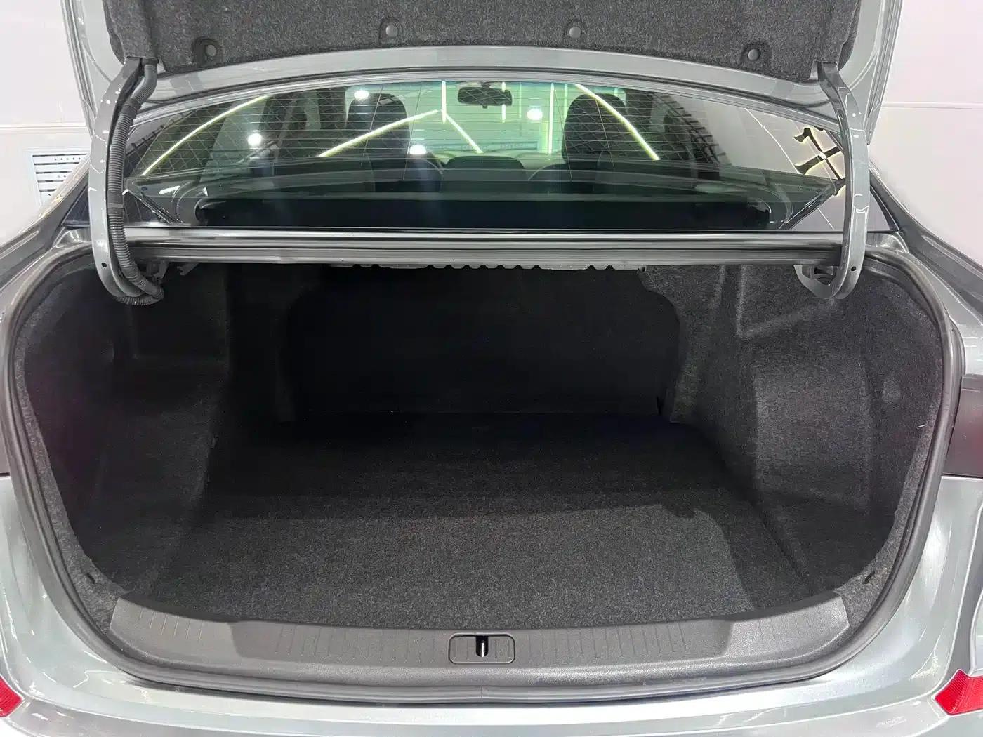 Chevrolet Cruze 2022 320 Automatic Enjoy Sunroof Edition — миниатюра 17