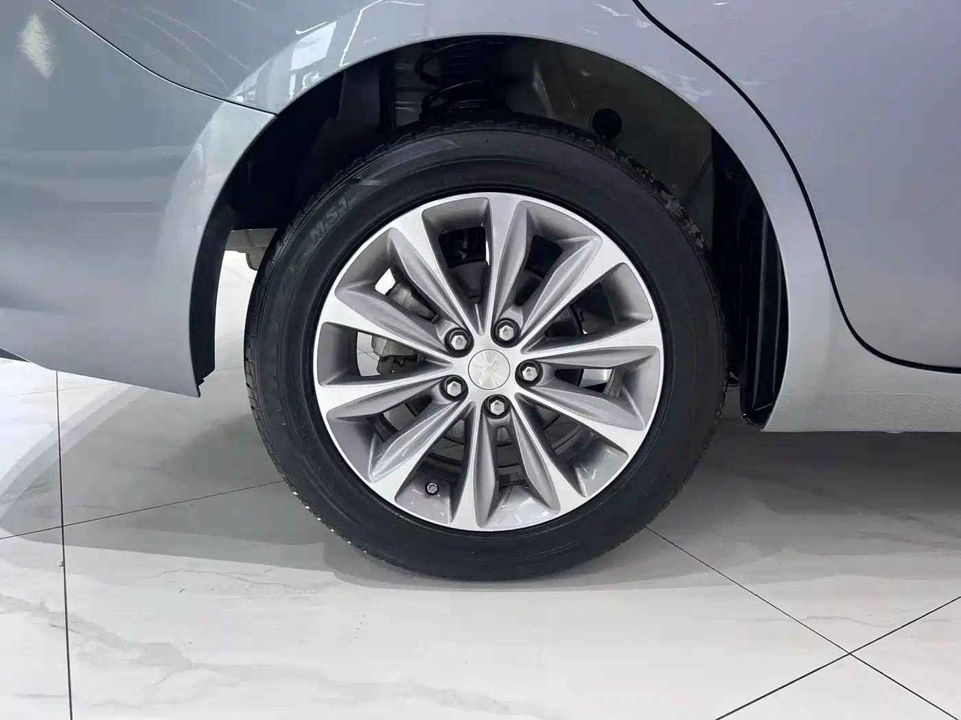 Chevrolet Cruze 2022 320 Automatic Enjoy Sunroof Edition — миниатюра 19