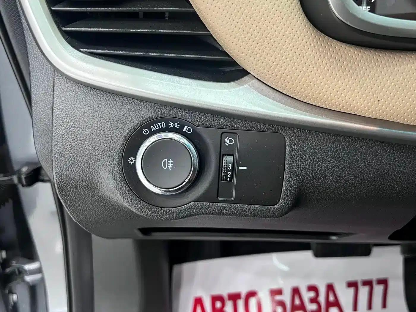 Chevrolet Cruze 2022 320 Automatic Enjoy Sunroof Edition — миниатюра 9