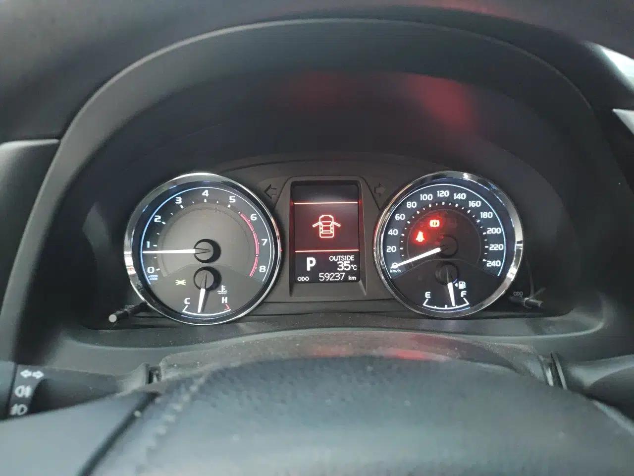 Toyota Corolla 2018 1.2T S-CVT GL-i Zhihui Edition — миниатюра 11