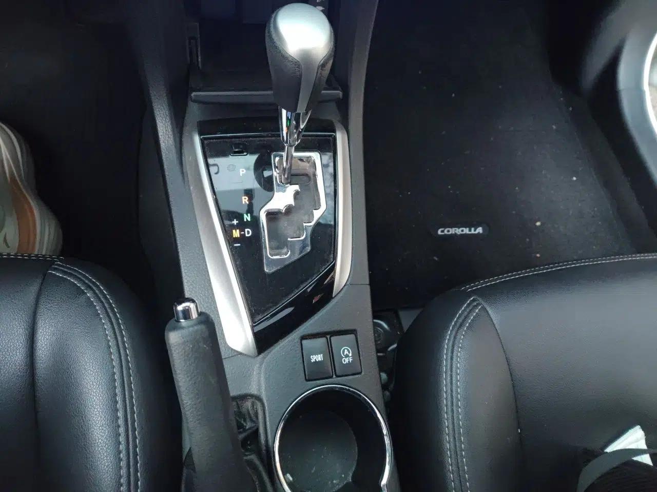 Toyota Corolla 2018 1.2T S-CVT GL-i Zhihui Edition — миниатюра 14