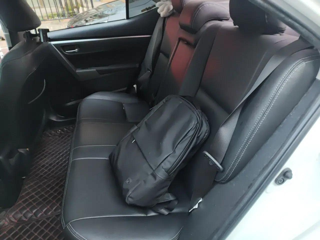 Toyota Corolla 2018 1.2T S-CVT GL-i Zhihui Edition — миниатюра 17