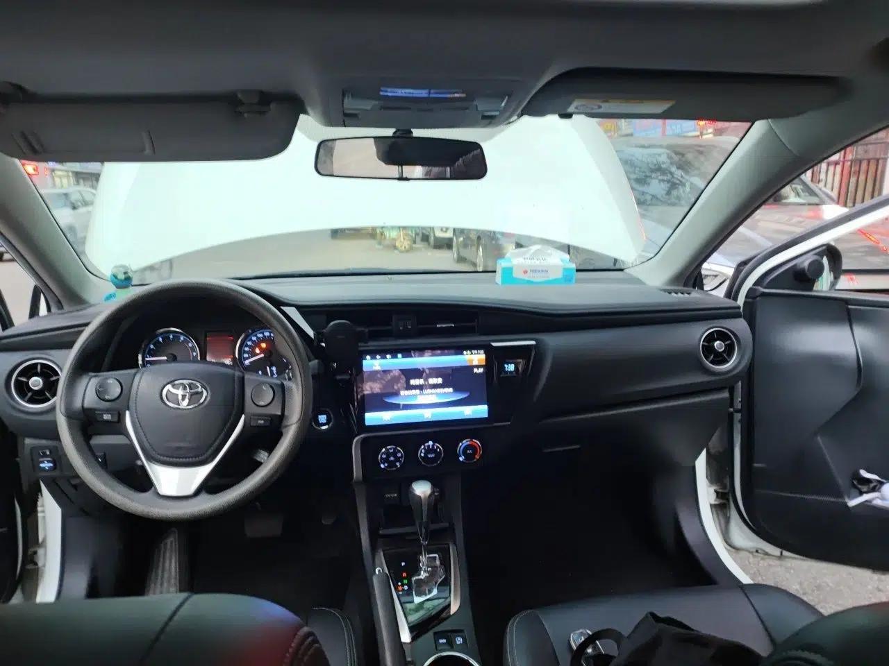 Toyota Corolla 2018 1.2T S-CVT GL-i Zhihui Edition — миниатюра 18
