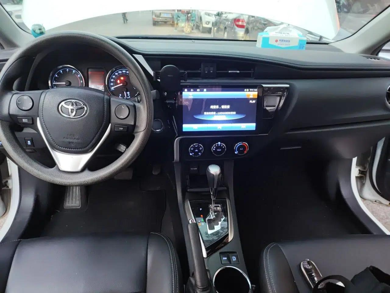 Toyota Corolla 2018 1.2T S-CVT GL-i Zhihui Edition — миниатюра 9