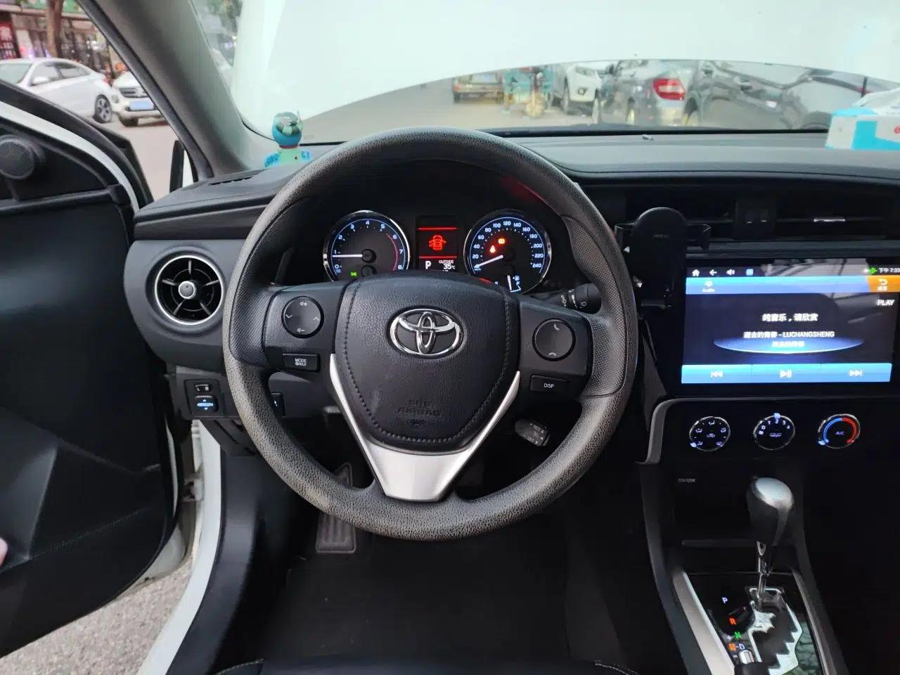 Toyota Corolla 2018 1.2T S-CVT GL-i Zhihui Edition — миниатюра 10