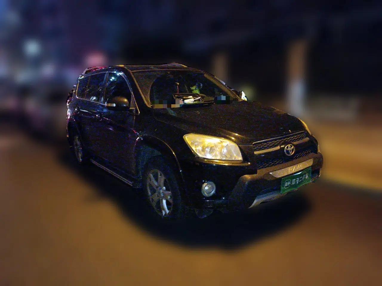 Toyota RAV4 2011 2.0L Automatic 4x4 Edition — миниатюра 3