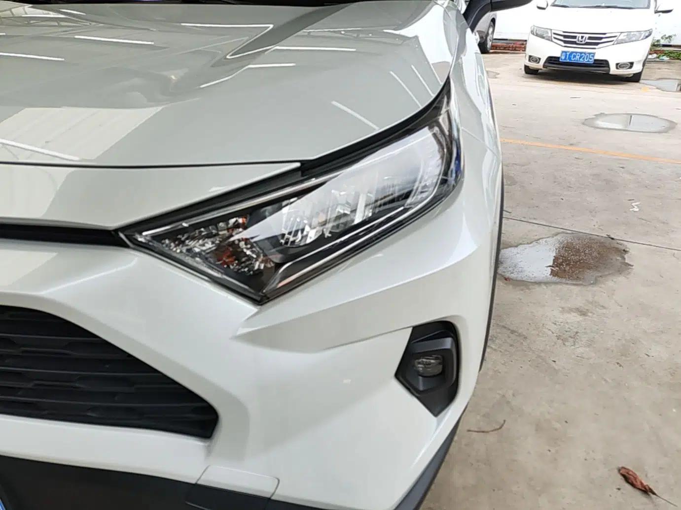 Toyota RAV4 2023 2.0L CVT Two-Wheel Drive Urban Edition — миниатюра 8