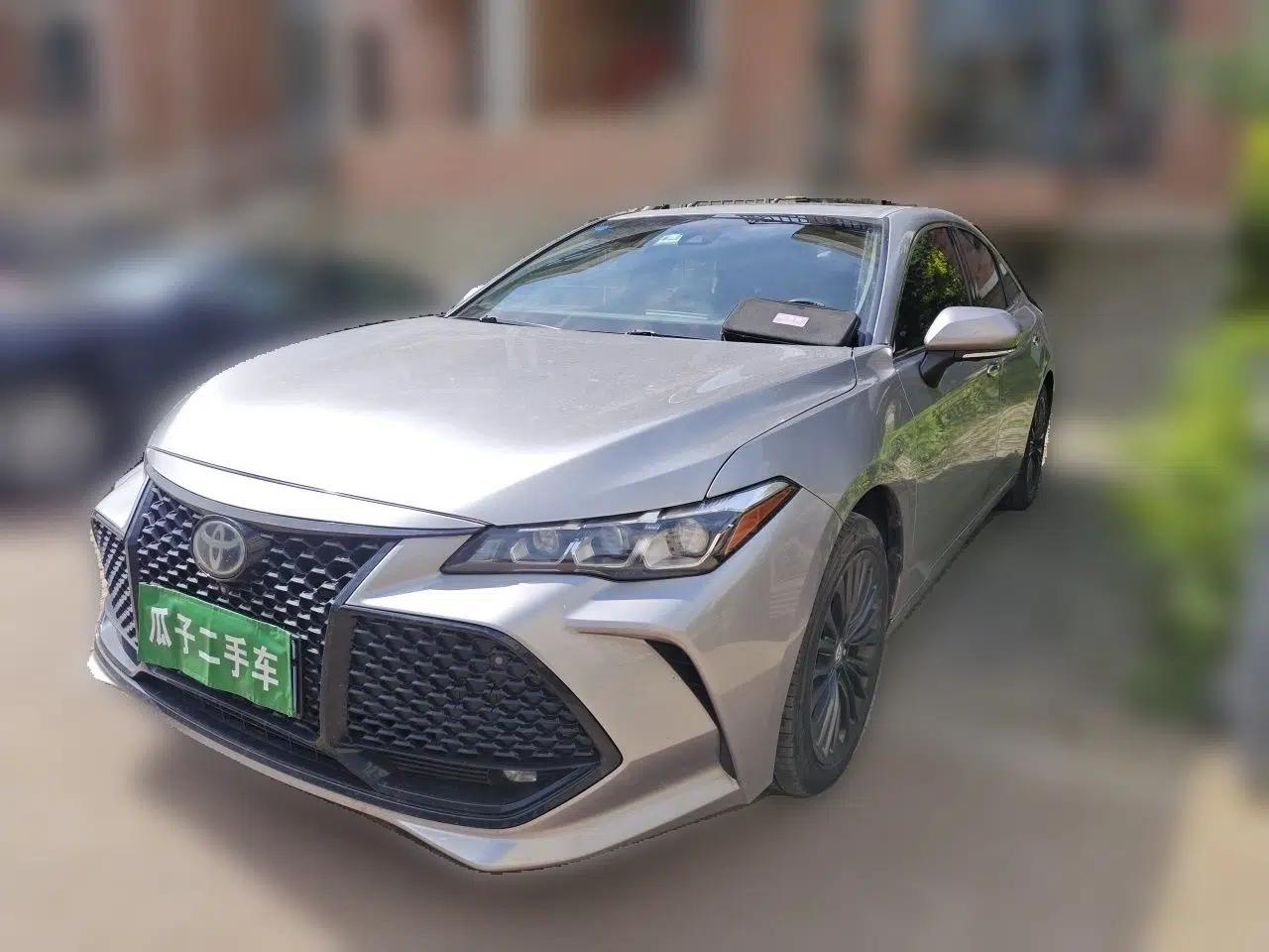 Toyota Avalon 2019 2.0L XLE Premium Edition China VI — миниатюра 1