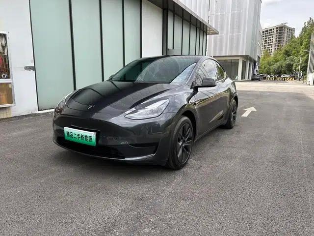 Model Y 2024 Rear-Wheel Drive