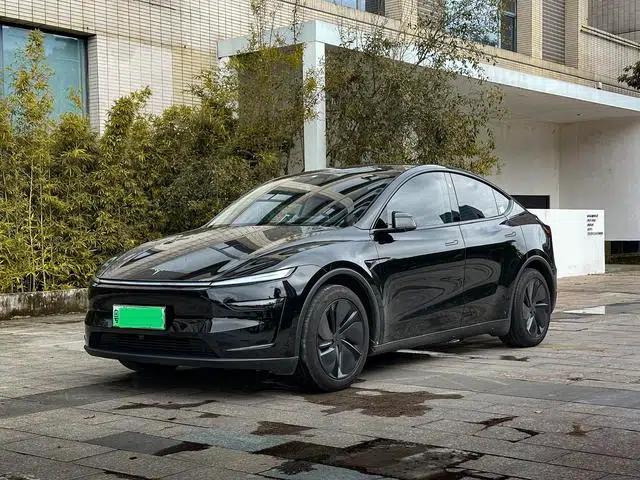 Model Y 2025 Rear-Wheel Drive
