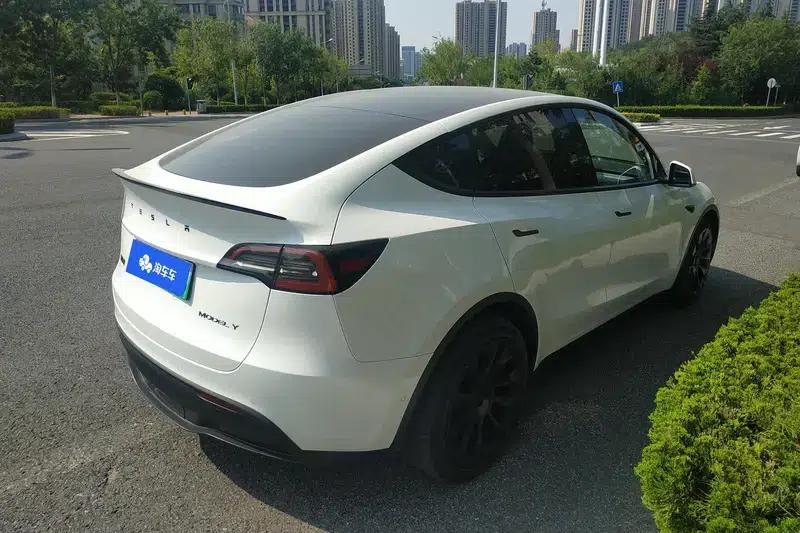 Model Y 2023 Long Range All-Wheel Drive — миниатюра 3