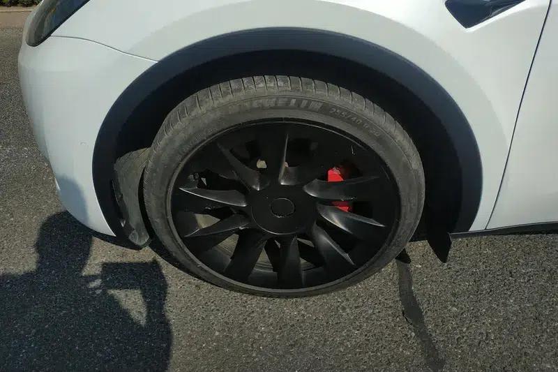 Model Y 2023 Long Range All-Wheel Drive — миниатюра 6