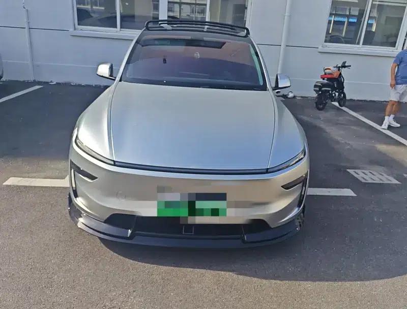 Model Y 2025 Rear-Wheel Drive First Edition — миниатюра 2